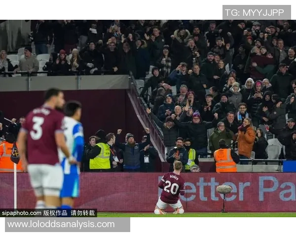 西甲赛场惊现冷门尤文图斯与热刺战成平局帽子戏法引发全场狂欢